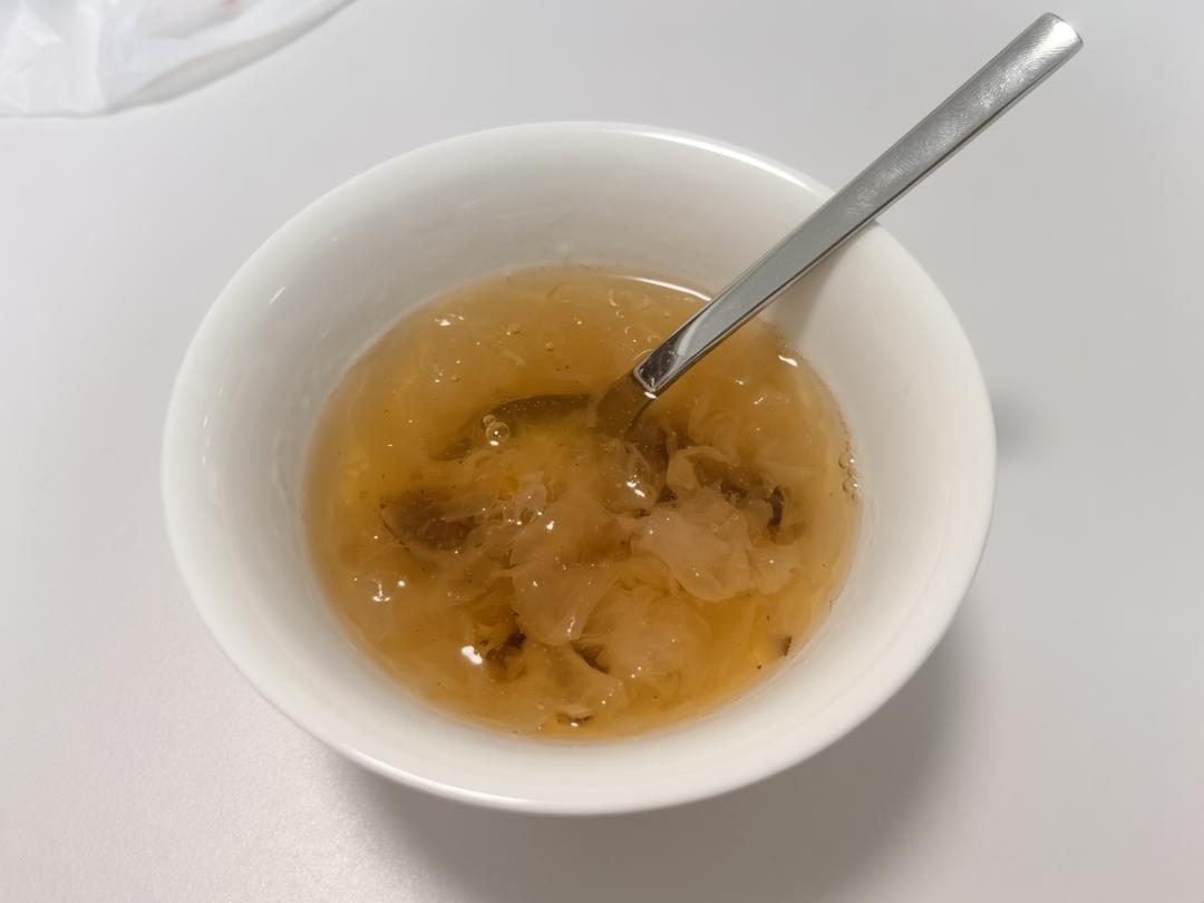 怎样煮出胶的银耳羹