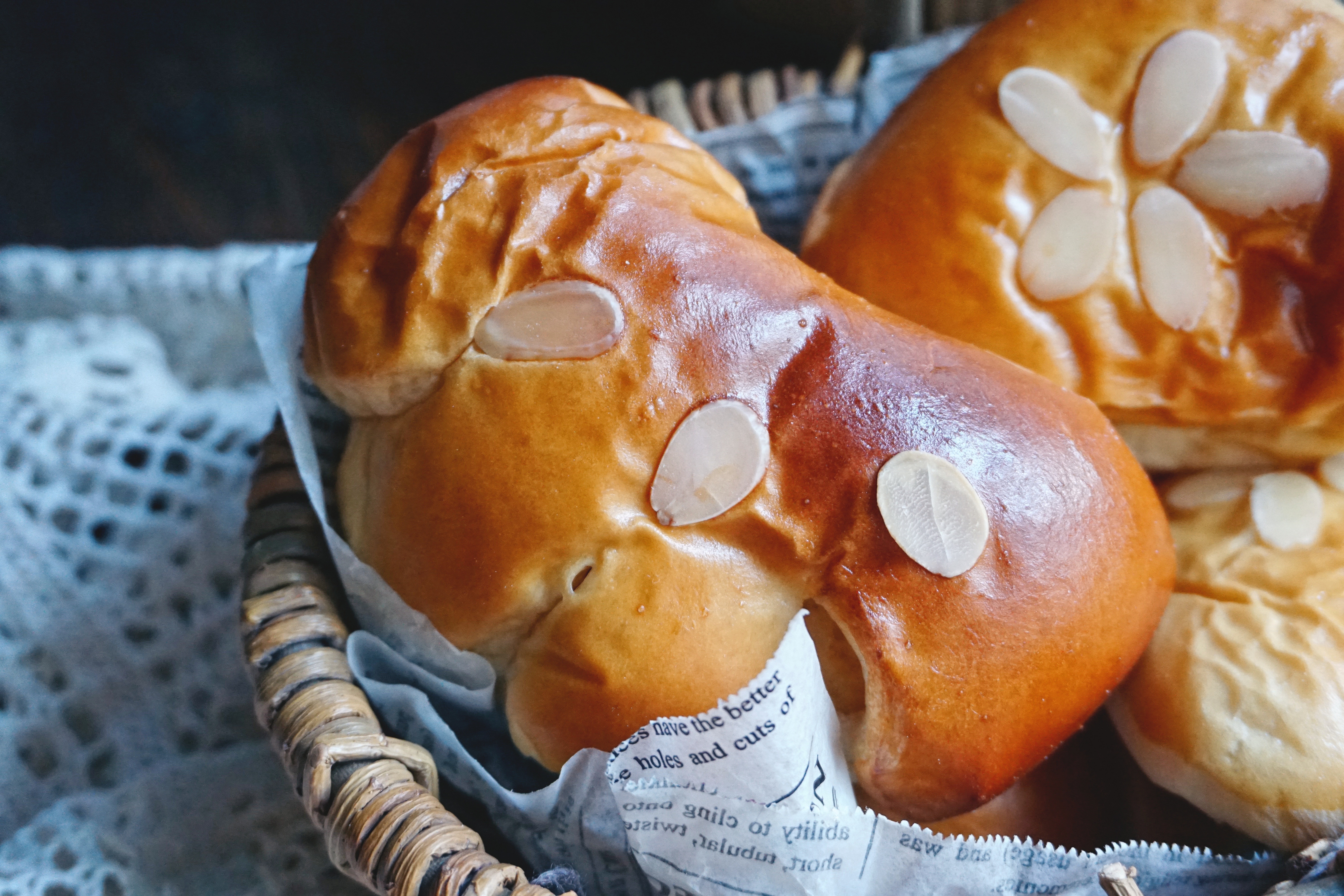 风靡了一个多世纪的复古日式奶油红豆面包的做法