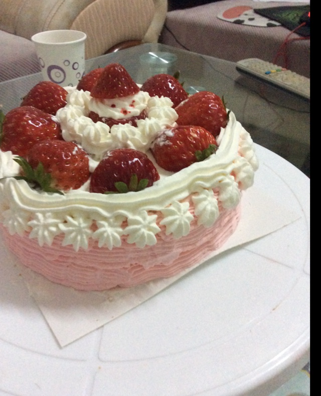 草莓戚风生日蛋糕
