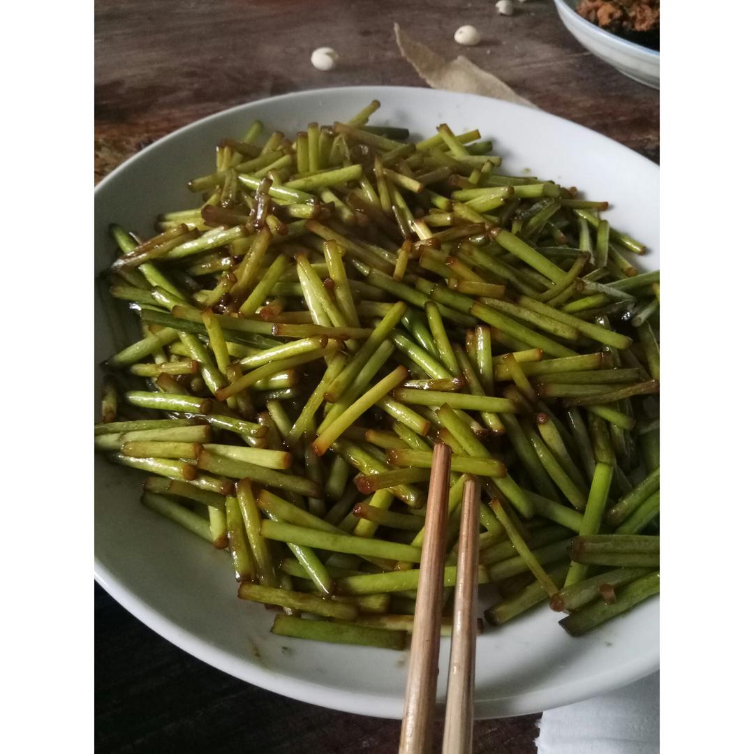 炒蒜苔