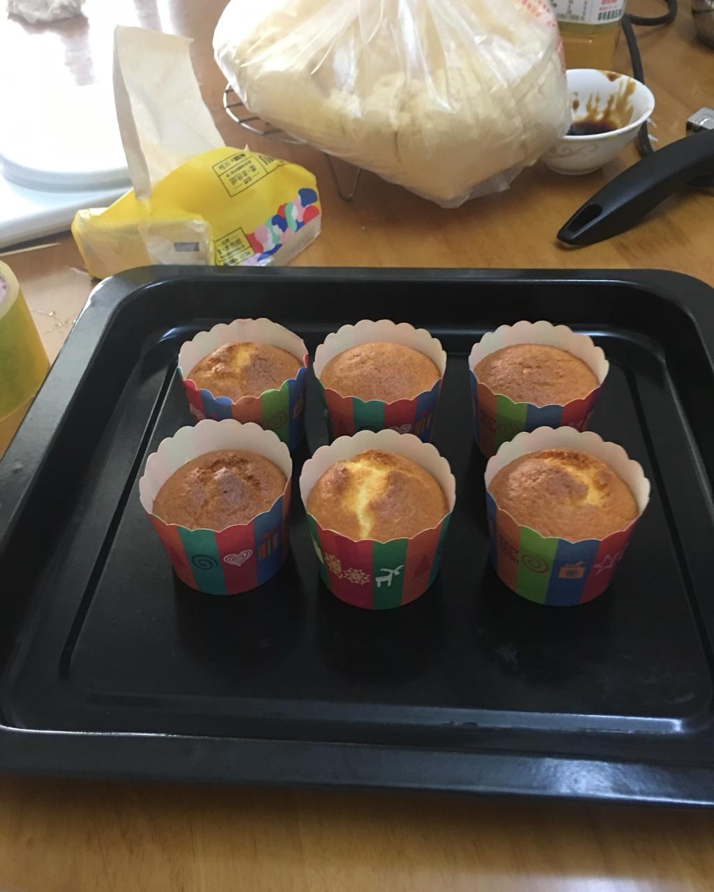 淡奶油纸杯蛋糕