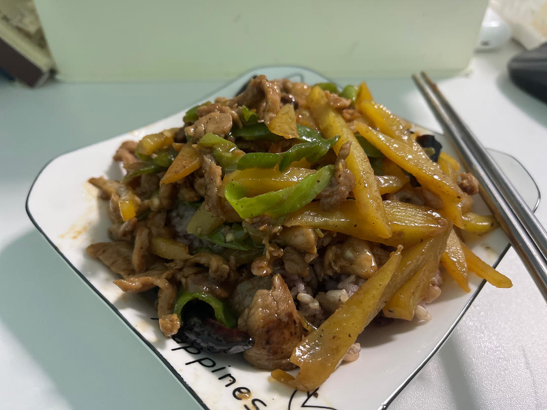 青椒土豆炒肉丝