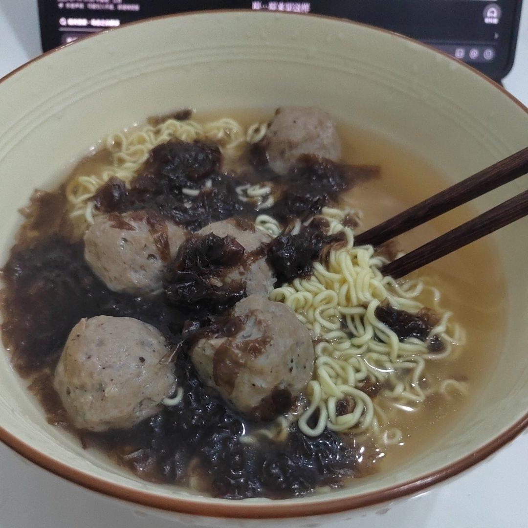 紫菜牛筋丸汤