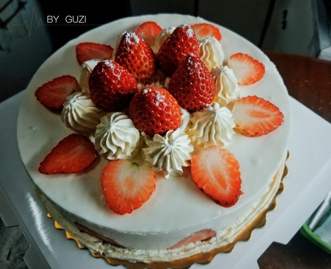 超简单的草莓芝士蛋糕