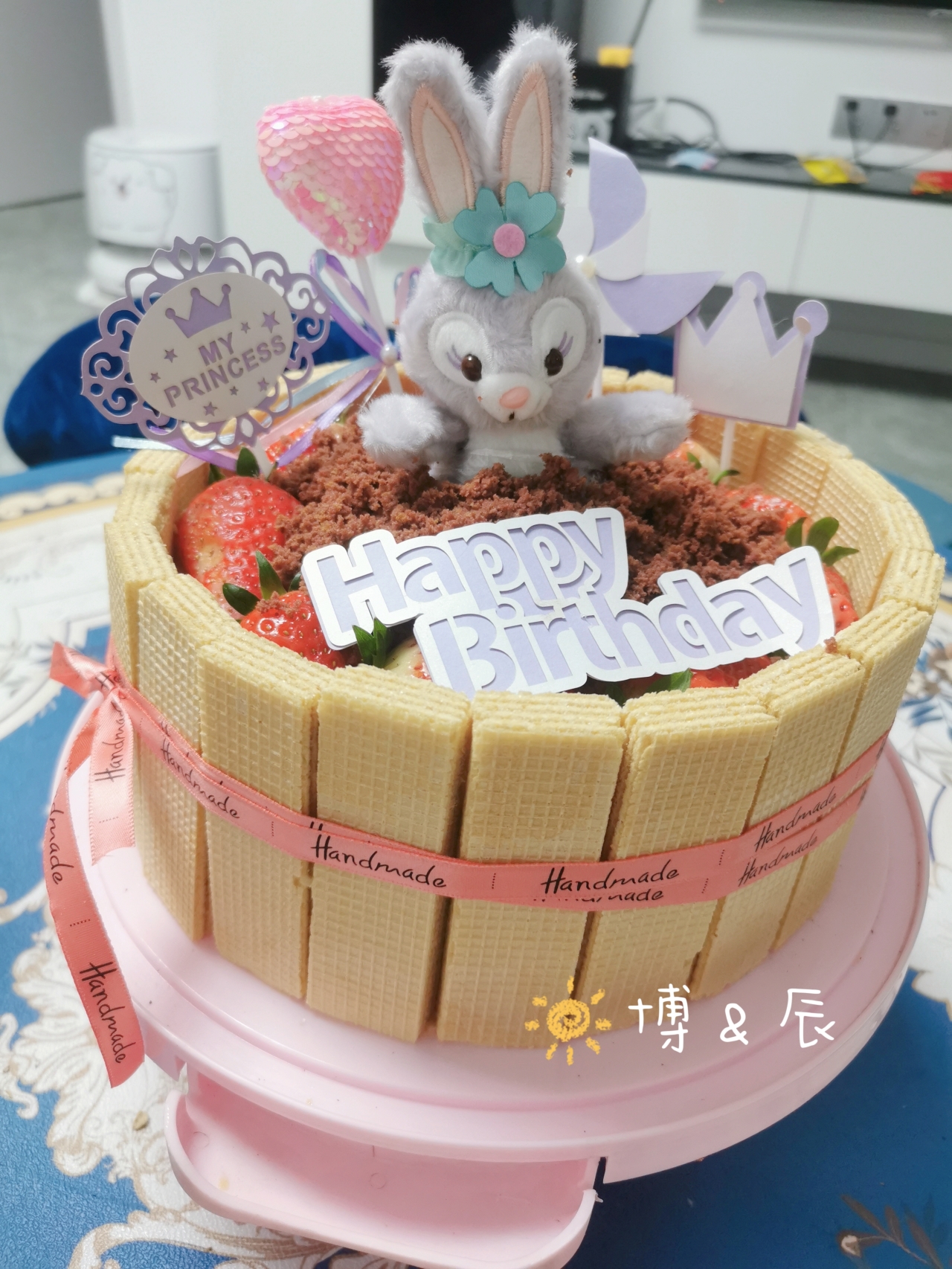 生日蛋糕教程【威化饼干围边】