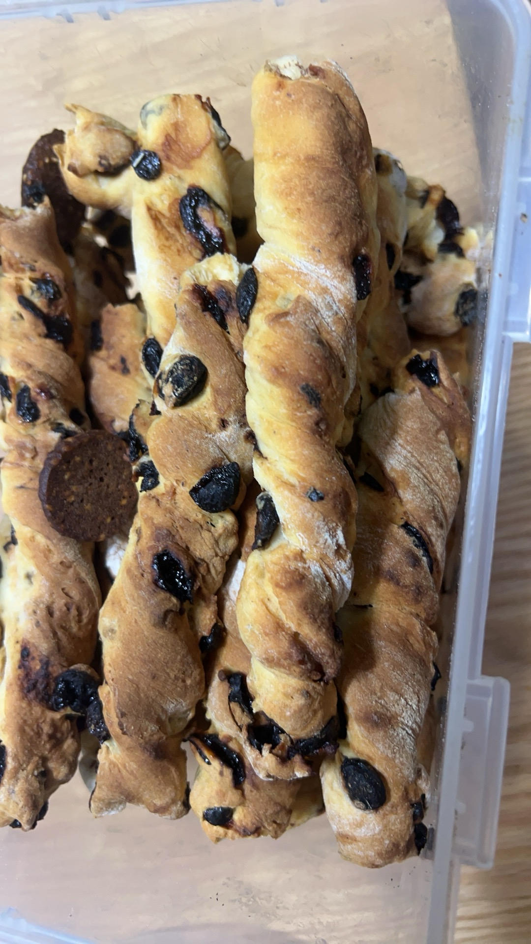 红酒葡萄干面包棒