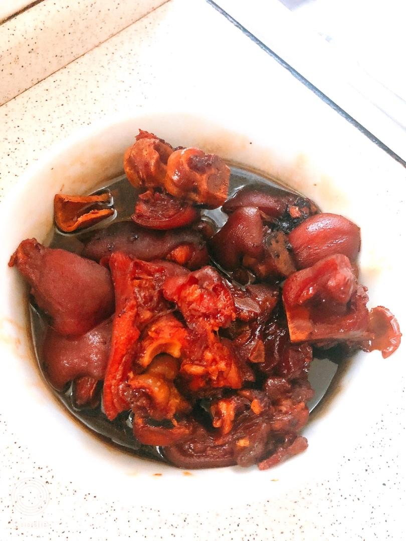 红烧猪手（上海本帮特色、浓油赤酱）