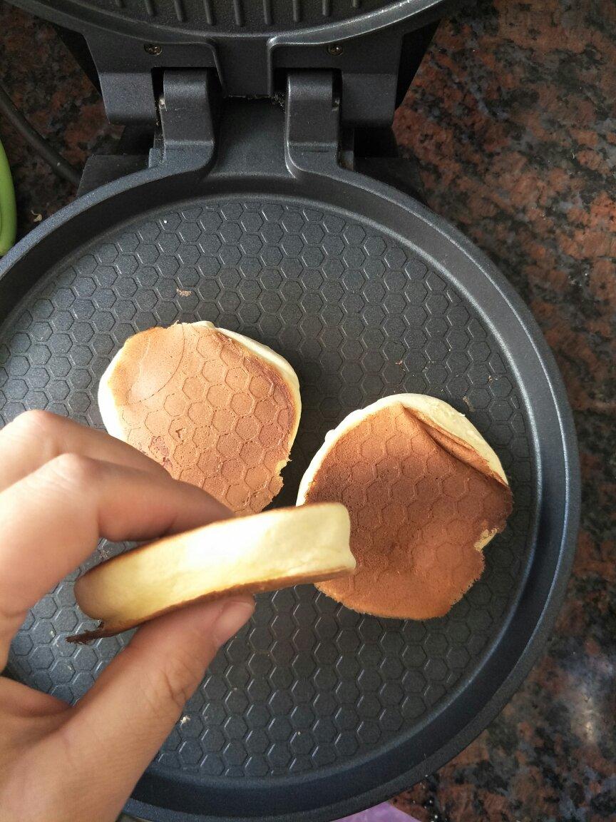 一只不加泡打粉的舒芙蕾松饼 — 南瓜舒芙蕾松饼
