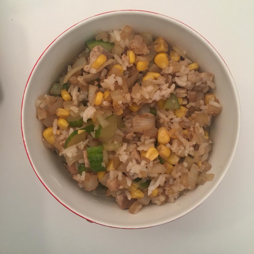 蒜香黄油三文鱼炒饭