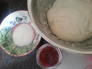 草莓椰香糯米糍的做法 步骤4