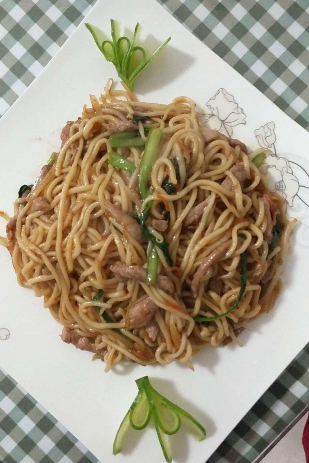 青菜肉丝炒面