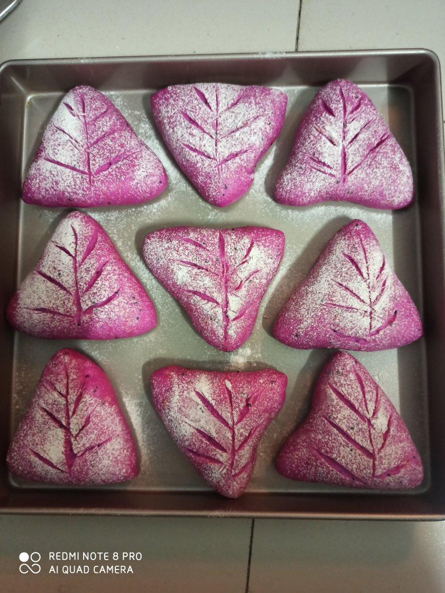 火龙果软欧包，粉嘟嘟～