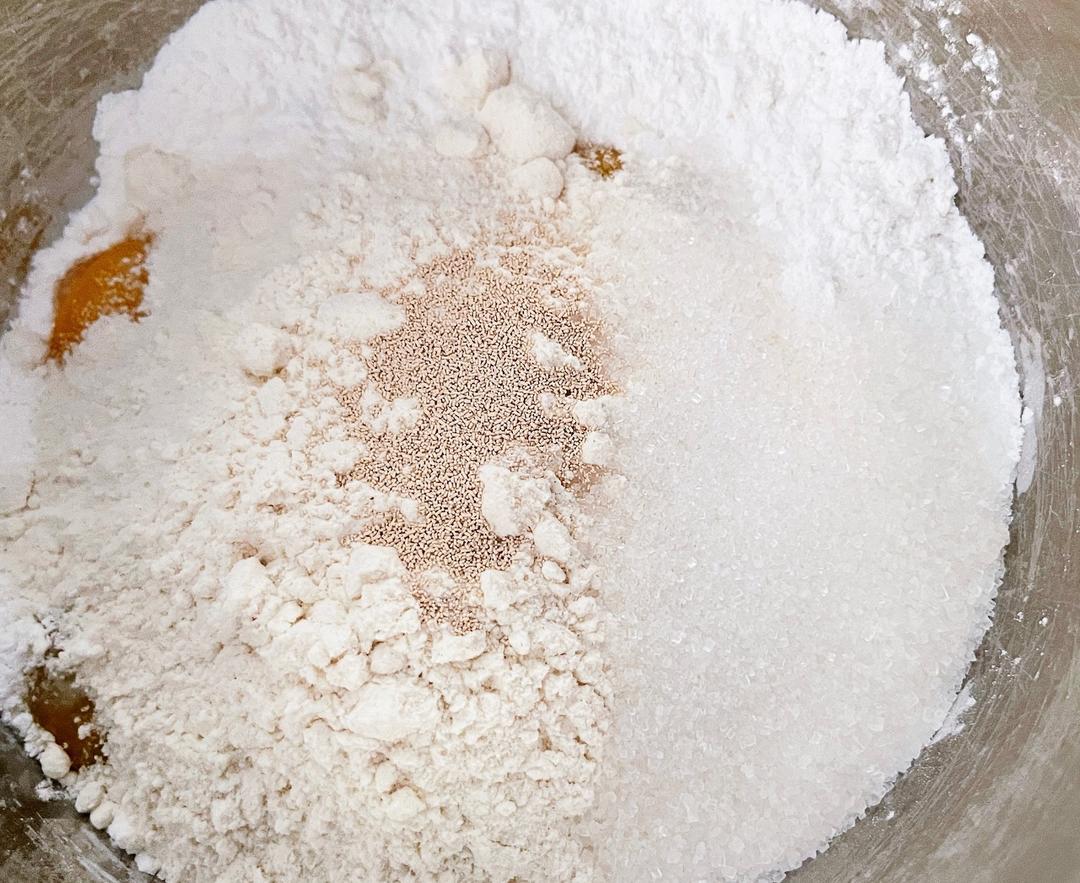 纯奶手撕吐司的做法 步骤1