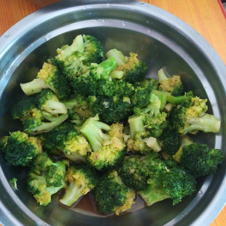 清炒西兰花的做法
