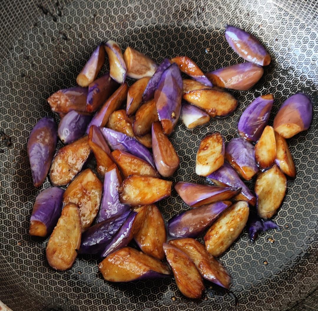 红烧茄子（教你炒茄子不变色的小妙招）