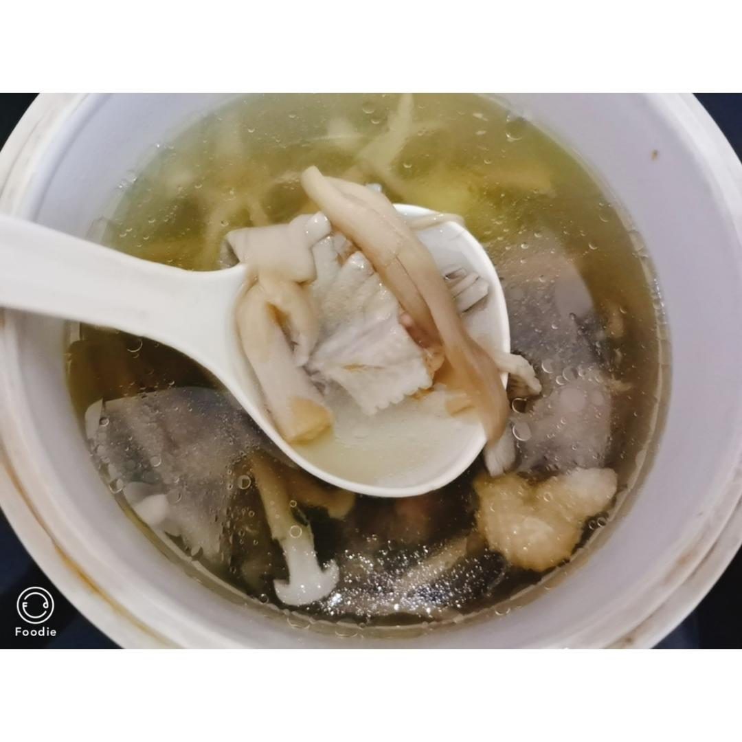 鲜得掉眉毛的菌菇鸡汤