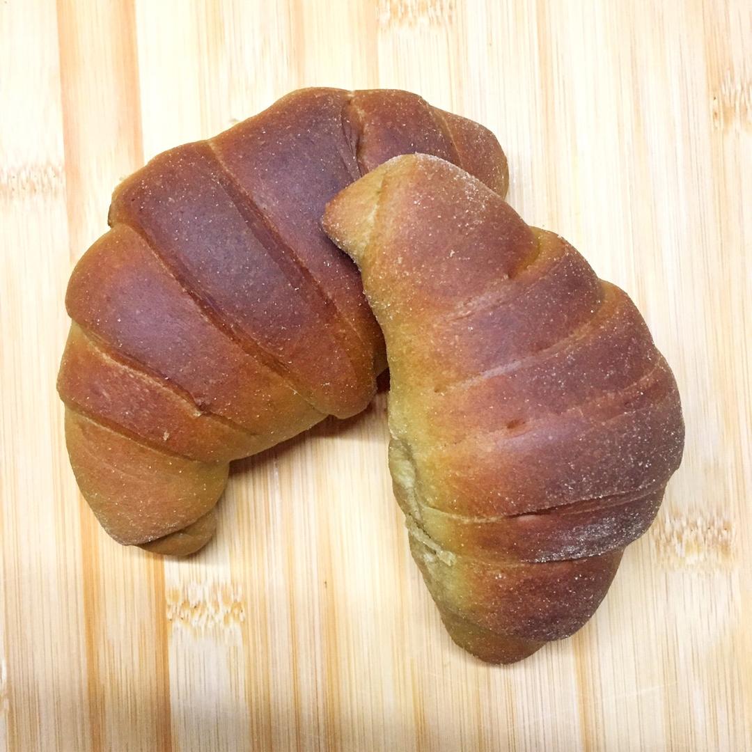 抹茶蜜豆牛角包