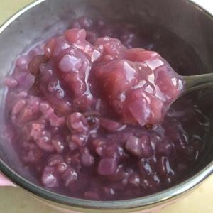 紫薯黑米粥的做法 步骤3