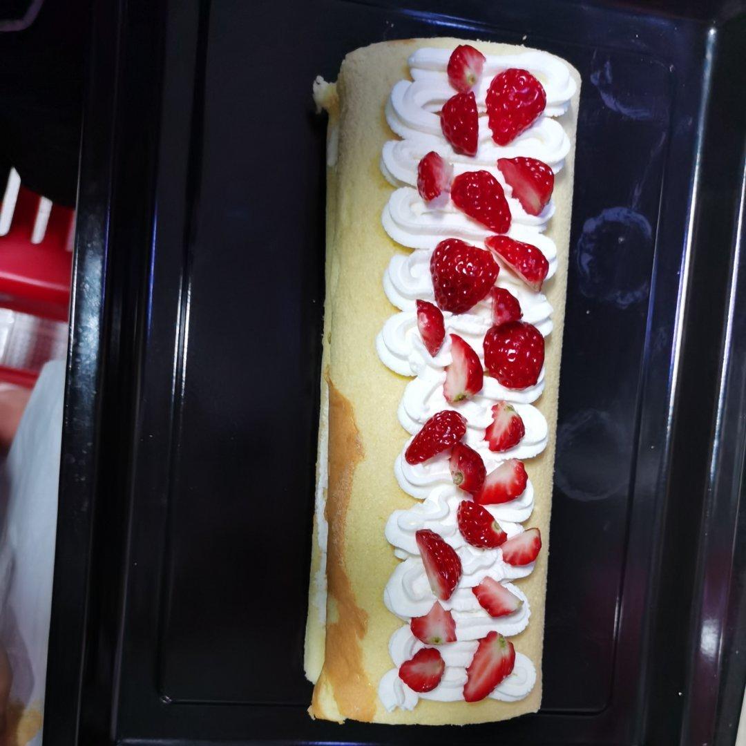 草莓奶油卷/O卷/小山卷