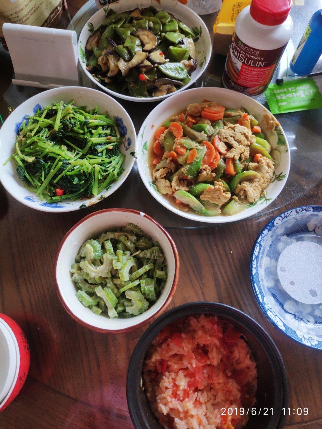 饭特稀番茄培根烩饭