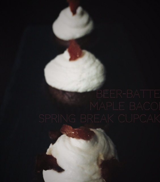 Beer-batter maple bacon spring break cupcake混酒枫糖培根春假纸杯蛋糕