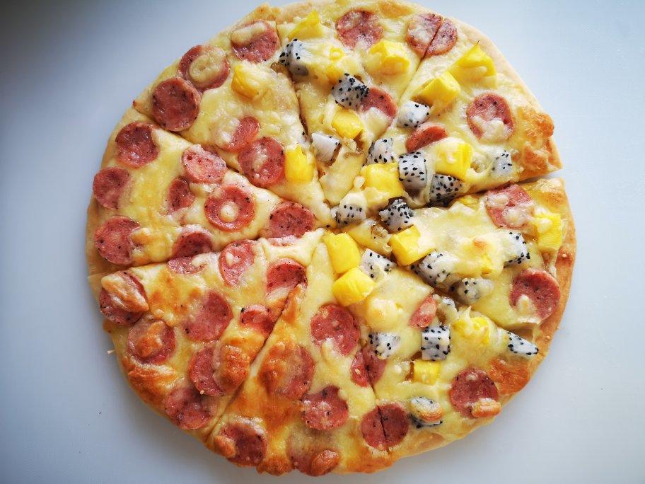 料足,让我想开店的那种榴莲香肠双拼披萨了解一下吧