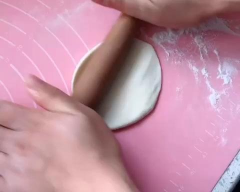 灌汤小笼包，汤汁鲜甜，吃过家里包的，外面的都看不上眼的做法