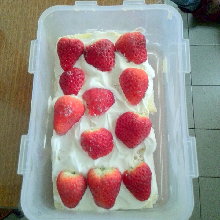 草莓盒子蛋糕