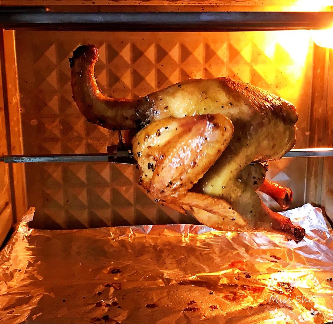 脆皮烤鸡✨用粗暴的方式烤，皮脆肉嫩又多汁
