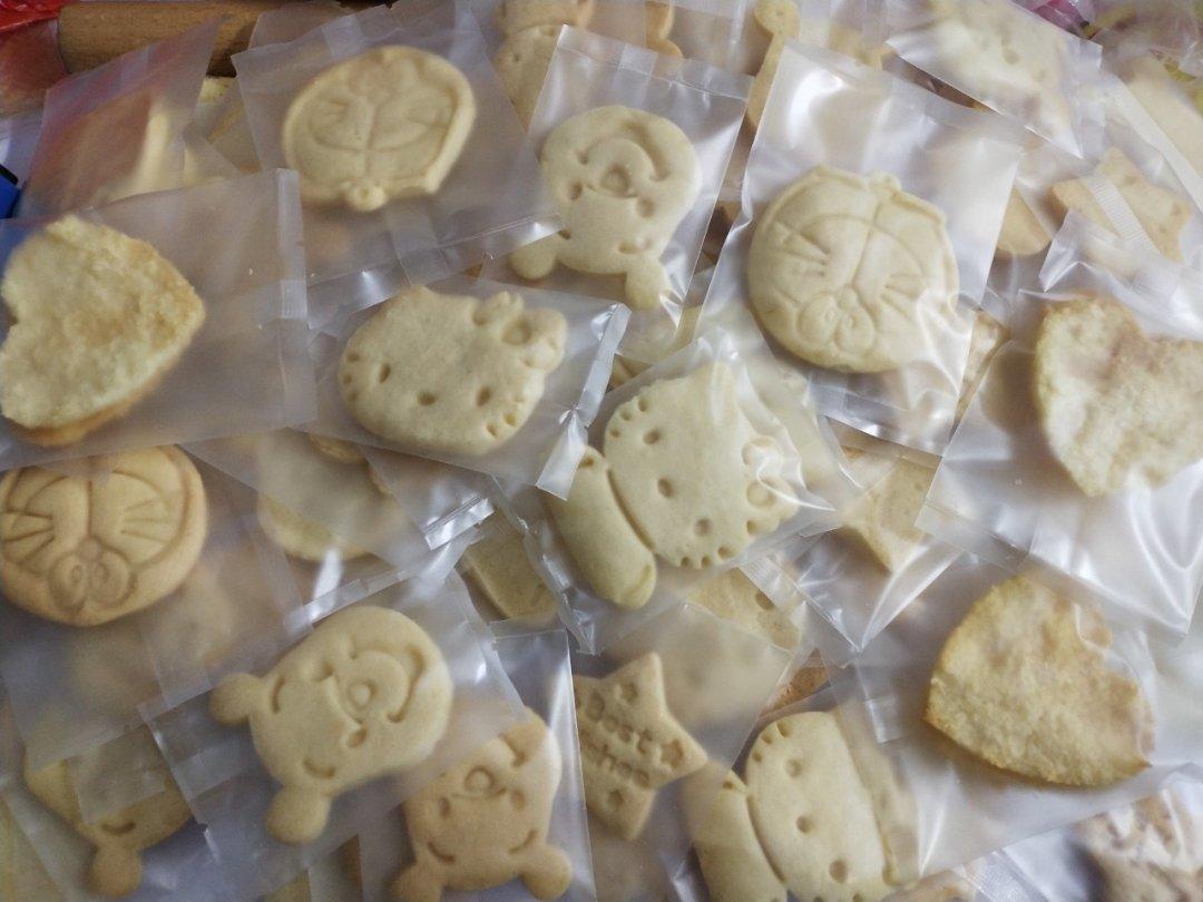 超简单！好吃又平整的糖霜饼干底的做法（附贴心小提示哦）