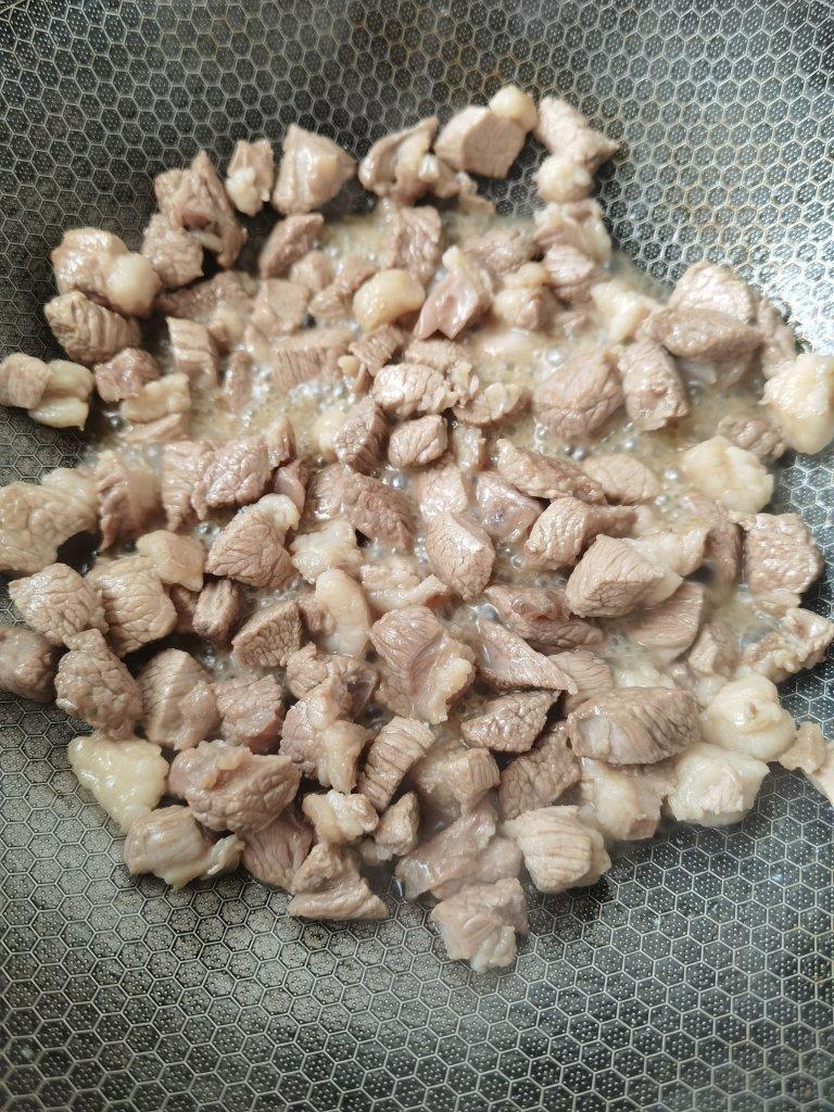超越羊肉串的孜然爆炒羊肉