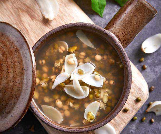 绿豆薏仁百合汤的做法