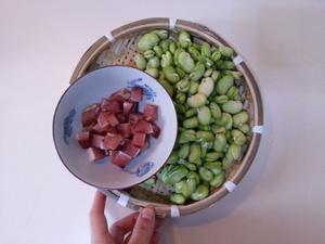 腊肉炒蚕豆的做法 步骤1