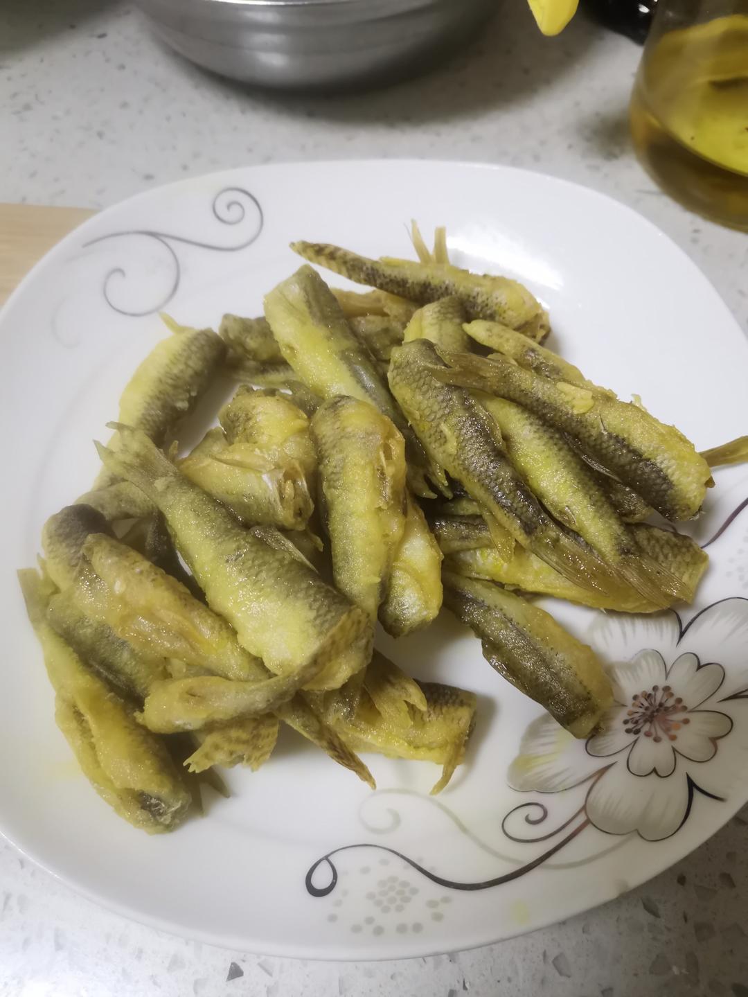 吃鱼不吐骨头(炸扒皮鱼/炸小鱼)