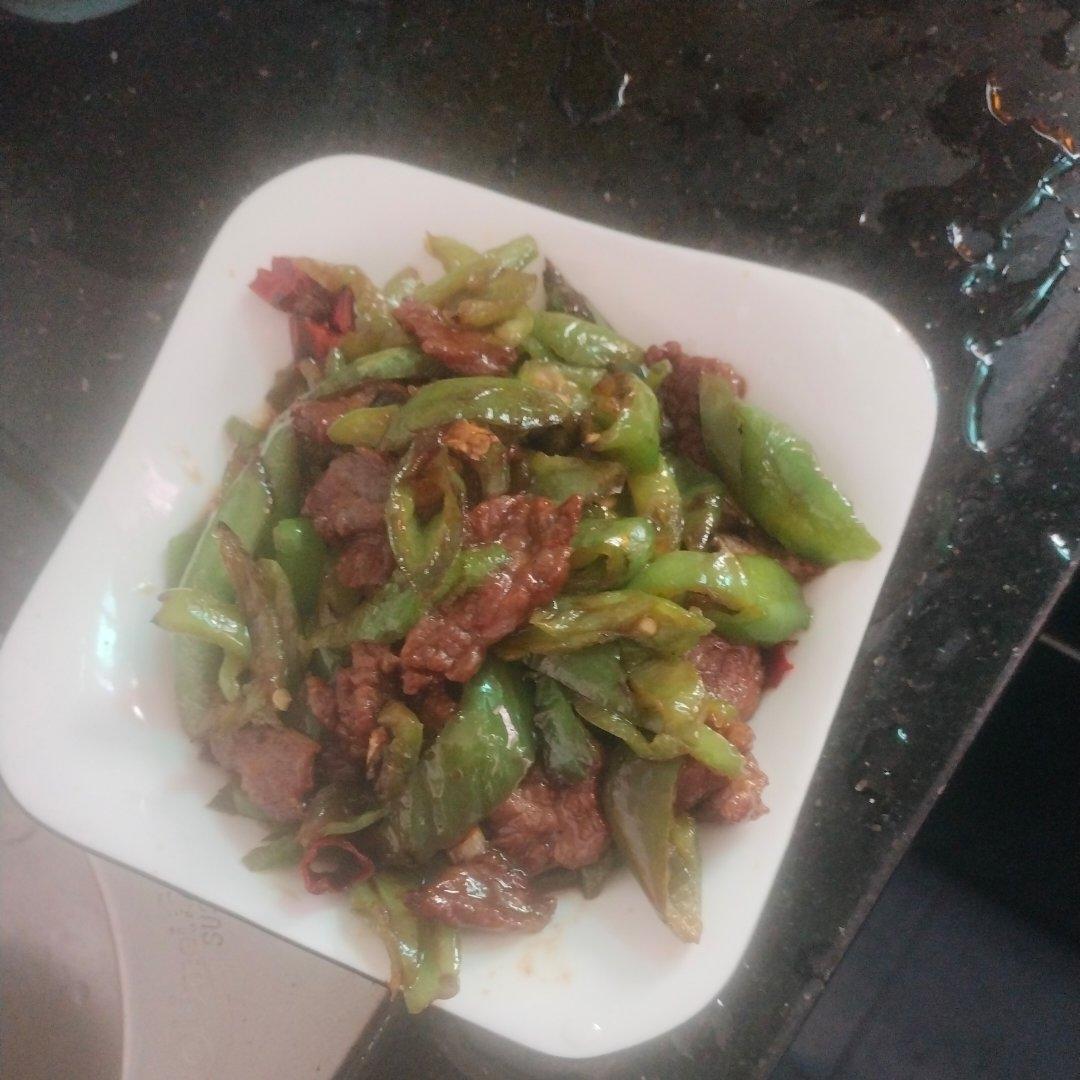 小炒牛肉（肉嫩味香）