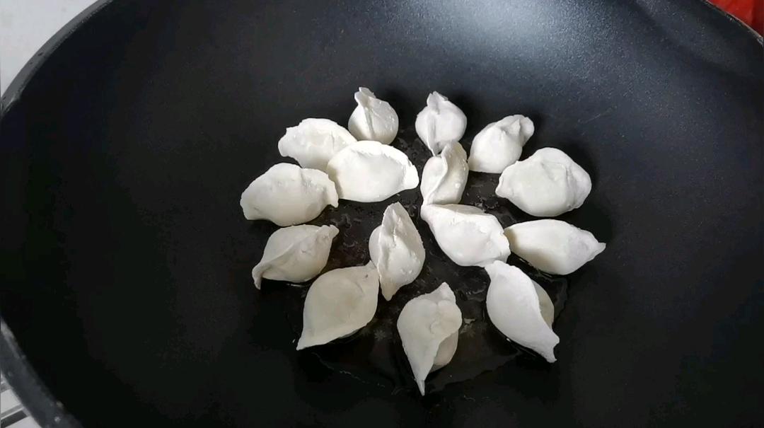 【大虾抱蛋饺】