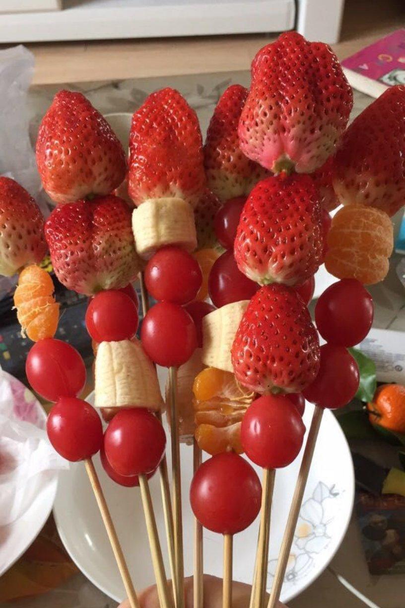 夔棘lxh做的阔爱的草莓香蕉冰糖葫芦