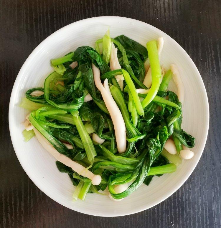 青菜炒蘑菇