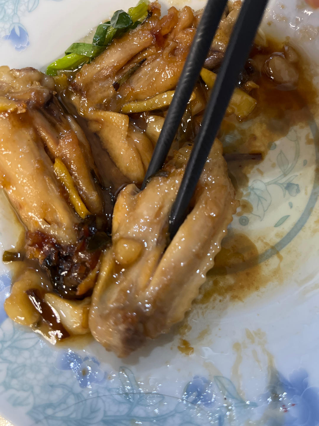 外婆教我的红烧鸡翅·连汤汁都狠好吃！！！