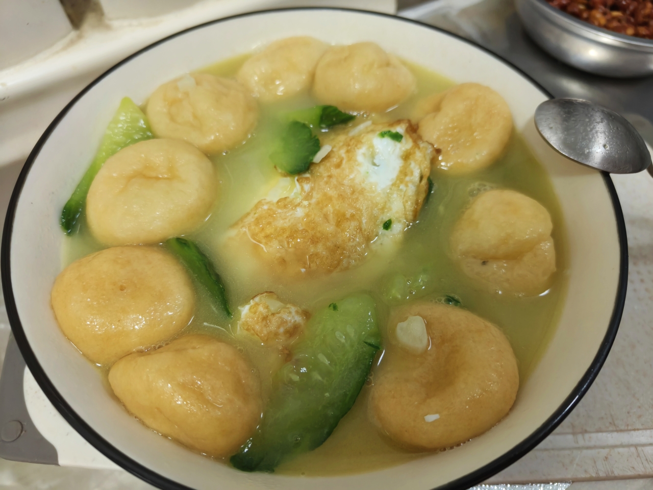 鱼腐黄瓜煎蛋汤的做法