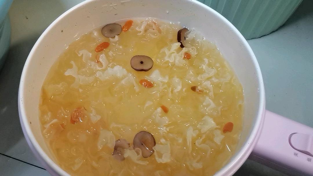 无敌好喝❗️快速熬出胶的银耳羹😋美容又养颜