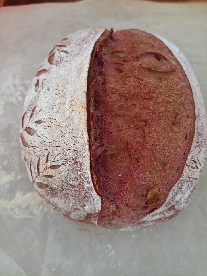 天然酵种紫薯核桃硬欧包