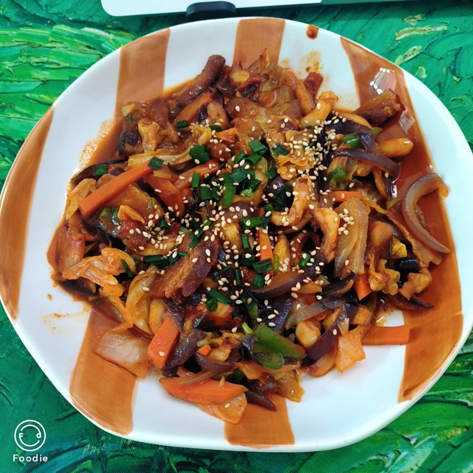 韩式【辣炒鱿鱼五花肉】