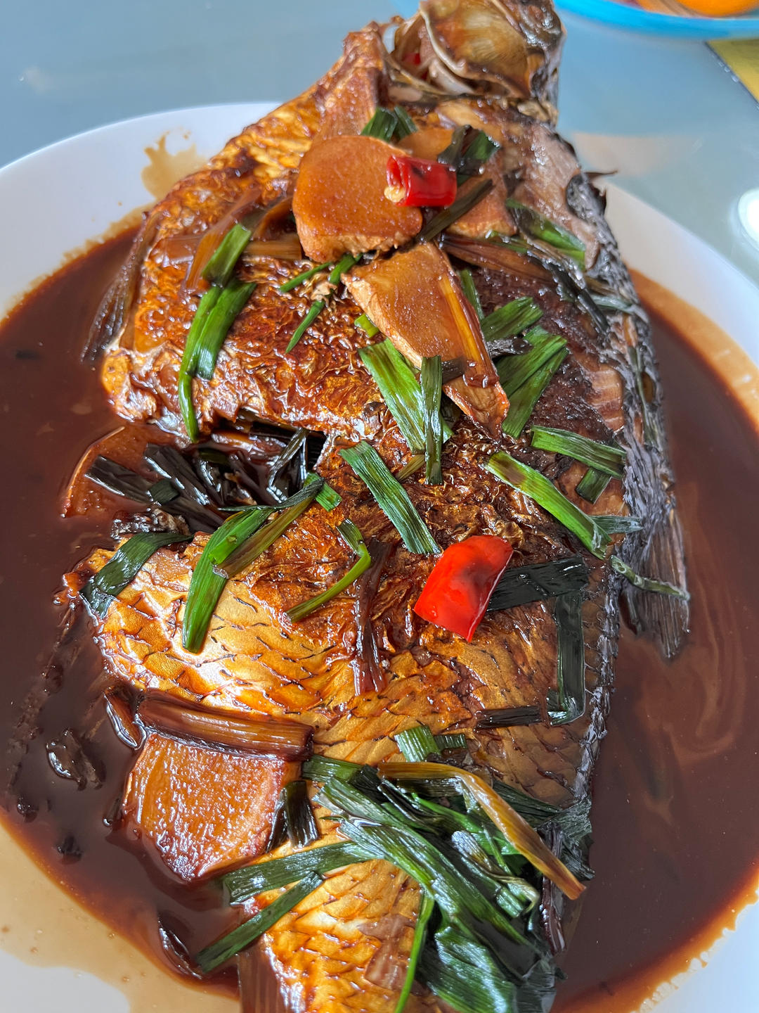 红烧河鲫鱼