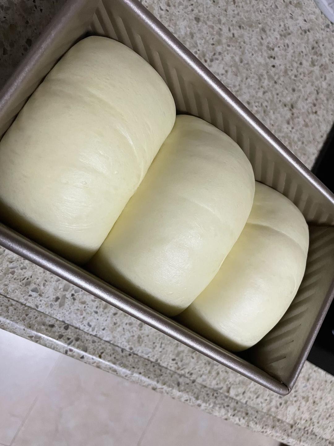 吐司，奶香手撕面包，超级香浓