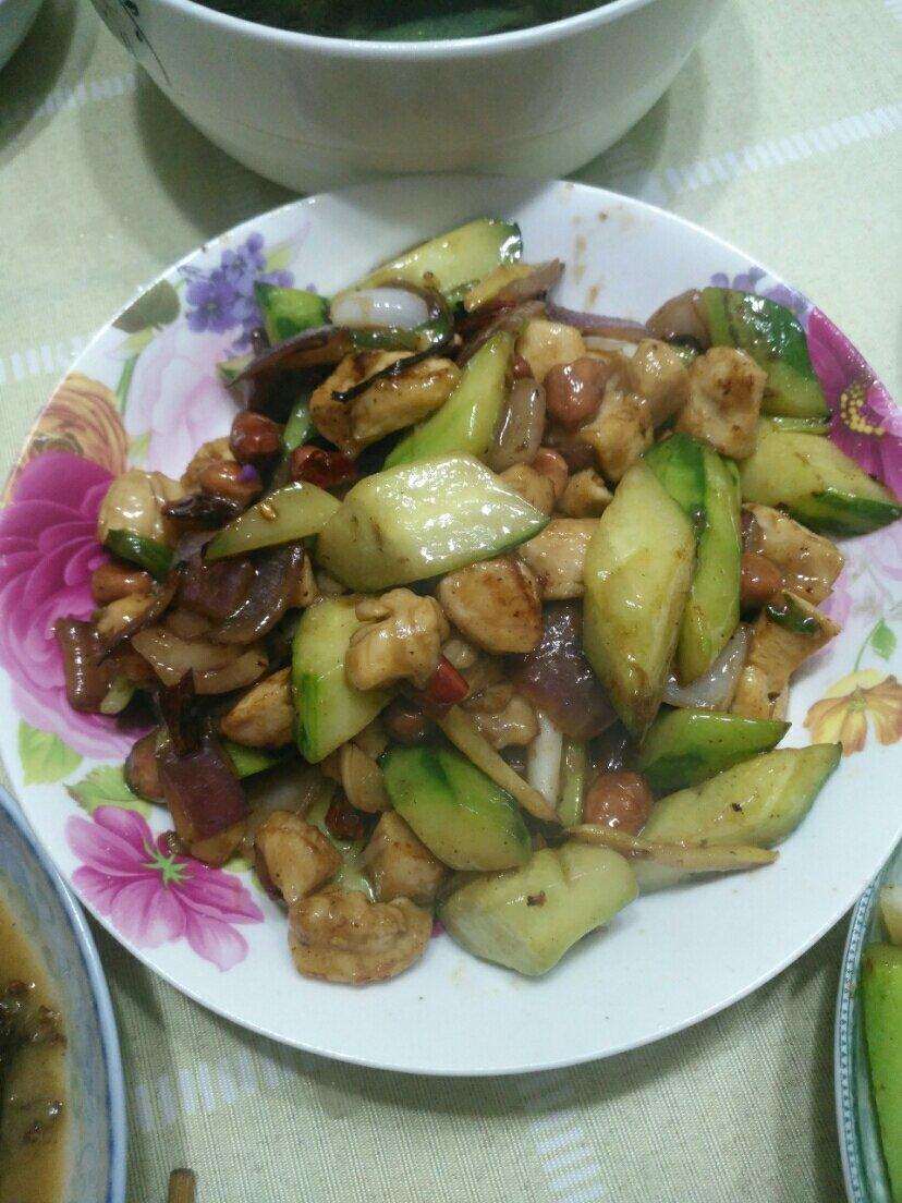 宫爆鸡丁~~米饭好伴侣，甜香鲜，家有孩子的一定要这样做，营养美味好吸收