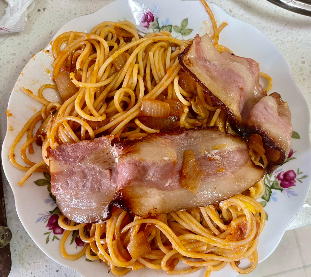 不是最正宗但一定是最好吃的意大利面（番茄酱版）