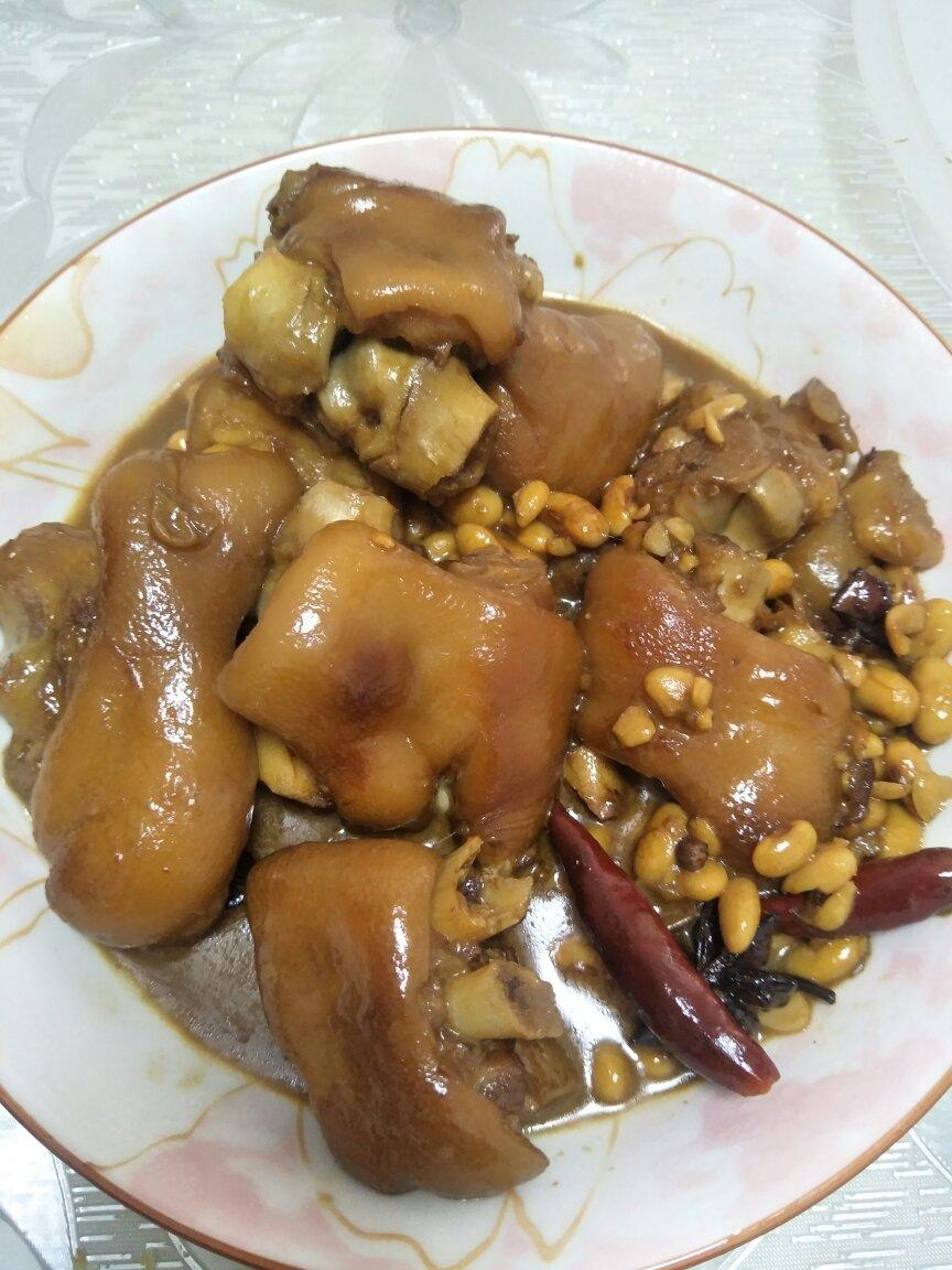 美味的家常菜：红烧猪蹄