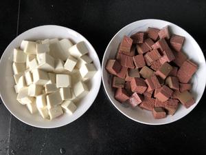🔥️鲜香滑嫩‼️鸭血豆腐的做法 步骤1