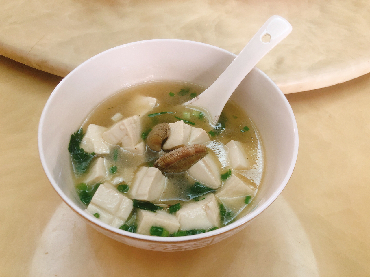 花蛤豆腐汤正确做法，鲜甜好喝，做法很简单